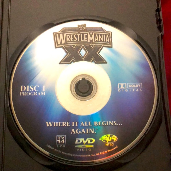 WWE WrestleMania XX 3 disc set - Picture 3 of 5
